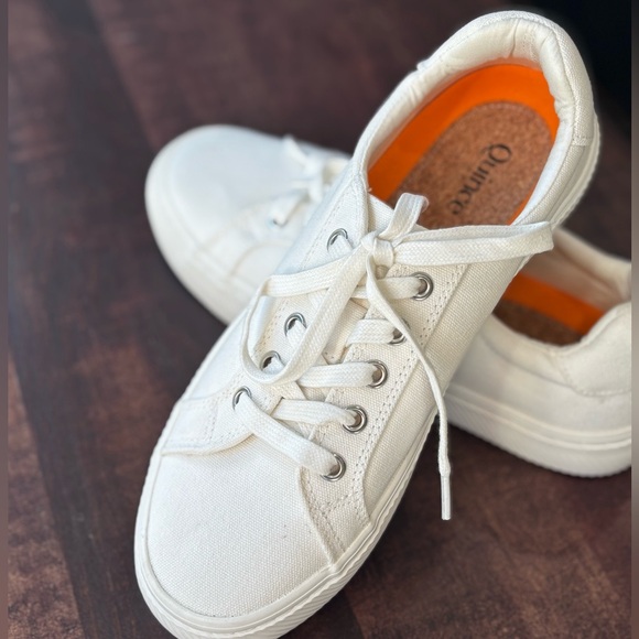 Quince - Eco Cotton Canvas Everyday Sneaker - Picture 16 of 17